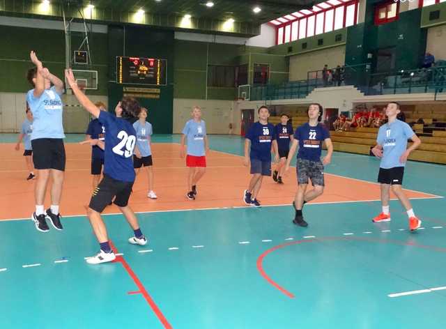 [FOTO] Młodzi koszykarze rywalizowali podczas eliminacji klas 7-8