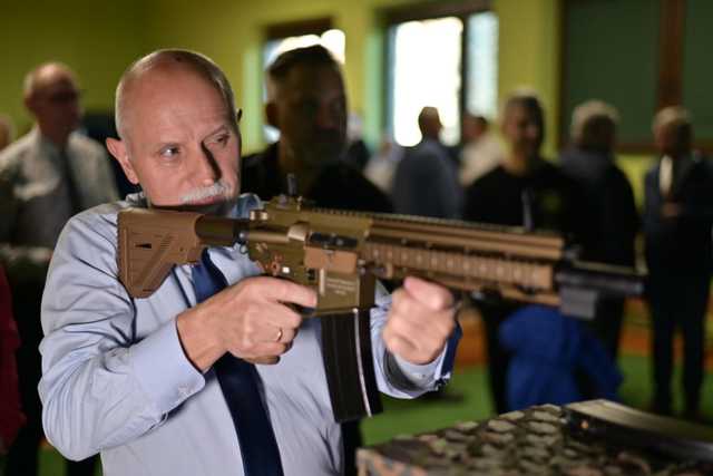 [FOTO] Spotkanie z żołnierzami 14. Strzegomskiego Pułku Radioliniowo-Kablowego za nami