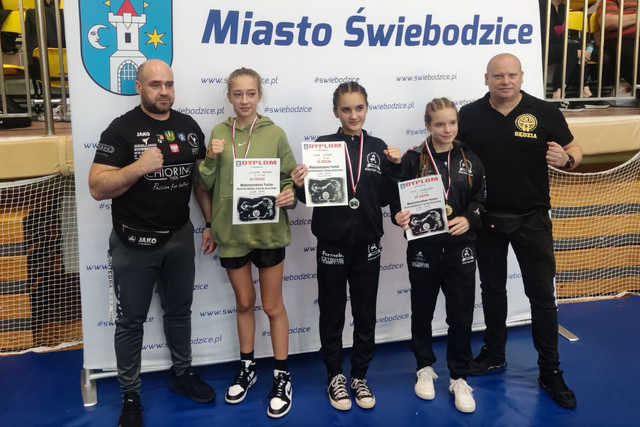 [FOTO] Jaworzyńscy fighterzy wrócili z workiem medali