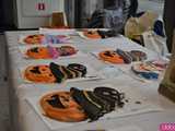 [FOTO] Malowanie dyni oraz tworzenie lampionów i amuletów. Warsztaty Wesołe Halloween w Galerii Świdnickiej