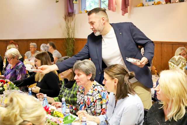 [FOTO] Nowoczesne, kreatywne i ambitne: Gospodynie z gminy Żarów obchodziły Dzień Kobiet Wiejskich