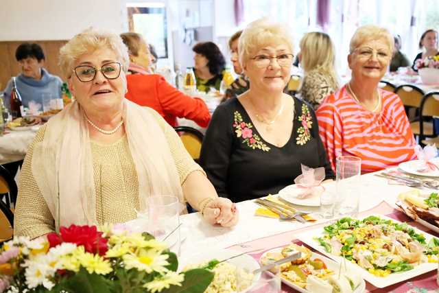 [FOTO] Nowoczesne, kreatywne i ambitne: Gospodynie z gminy Żarów obchodziły Dzień Kobiet Wiejskich