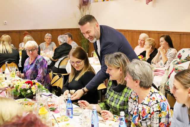 [FOTO] Nowoczesne, kreatywne i ambitne: Gospodynie z gminy Żarów obchodziły Dzień Kobiet Wiejskich