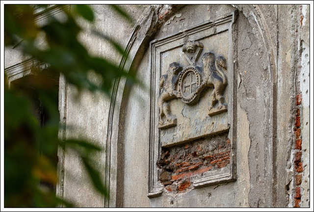[FOTO] Miłośnicy lokalnej turystyki i historii wyruszyli w podróż nowym szlakiem. Trasa wiedzie przez intrygujące zakątki gminy
