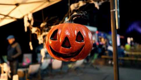 Dlaczego niektórzy uznają Halloween za święto szatana? Poznaj pochodzenie i tradycje
