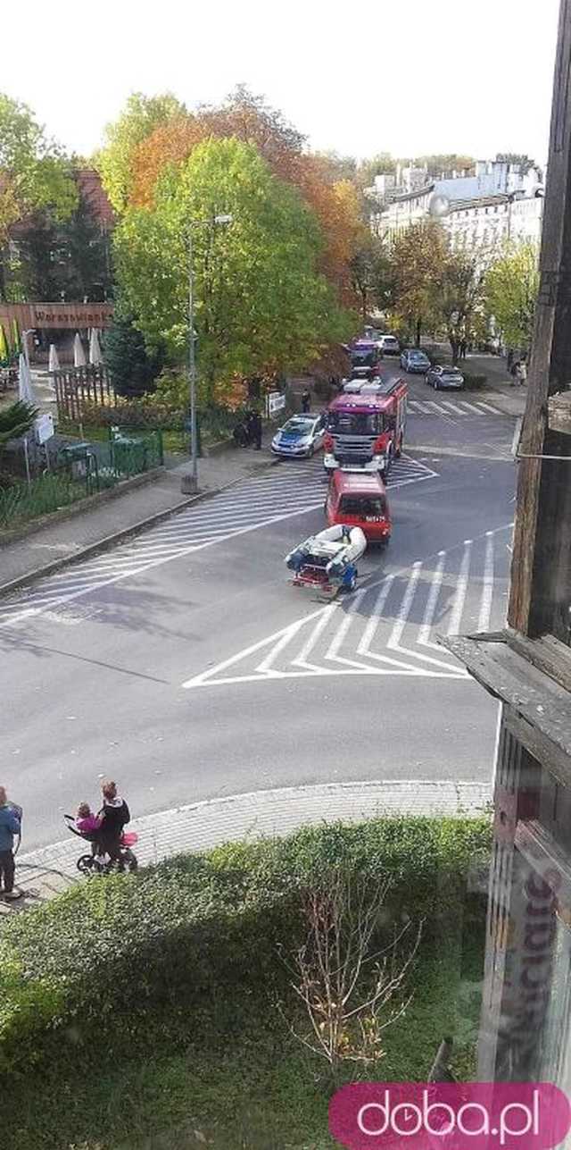 [FOTO] AKTUALIZACJA. Kolejny topielec w Stawie Warszawianka. Trwa akcja służb ratunkowych