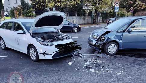 [FOTO] Zderzenie dwóch samochodów na skrzyżowaniu
