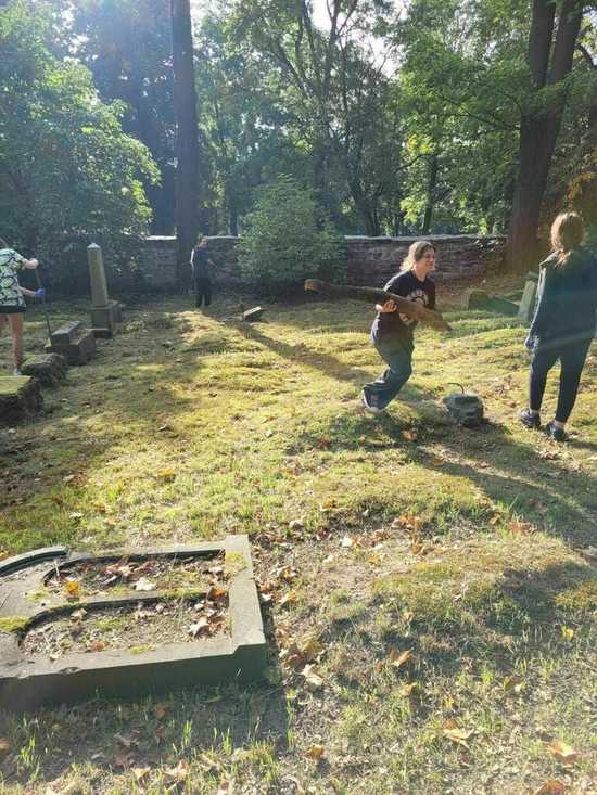 [FOTO] Zadbali o cmentarz żydowski w Strzegomiu
