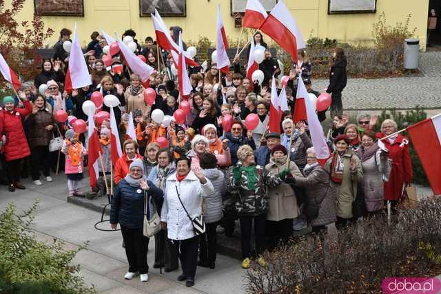 [FOTO] 11 minut poezji na Skwerze z dzikami. Za nami patriotyczna uroczystość integrująca pokolenia