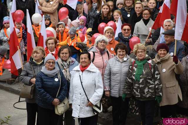 [FOTO] 11 minut poezji na Skwerze z dzikami. Za nami patriotyczna uroczystość integrująca pokolenia
