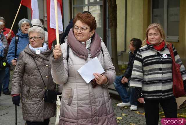 [FOTO] 11 minut poezji na Skwerze z dzikami. Za nami patriotyczna uroczystość integrująca pokolenia