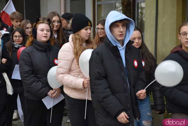 [FOTO] 11 minut poezji na Skwerze z dzikami. Za nami patriotyczna uroczystość integrująca pokolenia