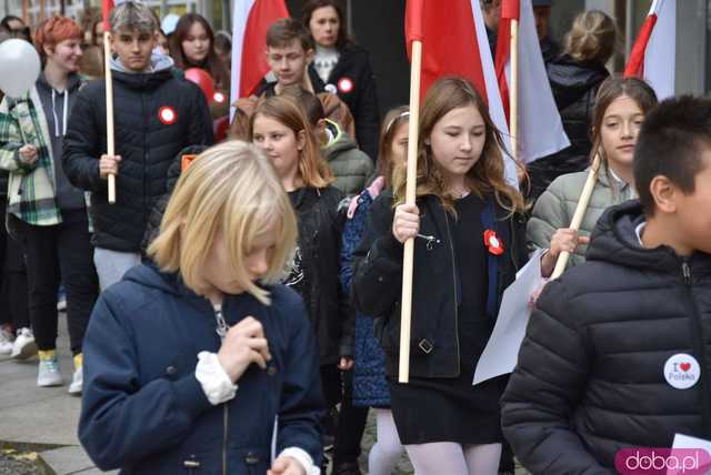 [FOTO] 11 minut poezji na Skwerze z dzikami. Za nami patriotyczna uroczystość integrująca pokolenia