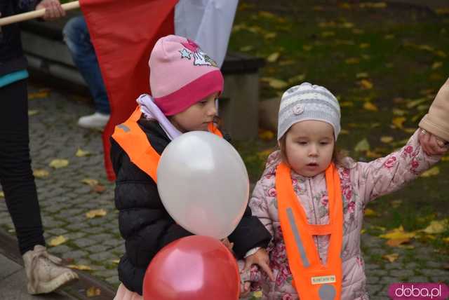 [FOTO] 11 minut poezji na Skwerze z dzikami. Za nami patriotyczna uroczystość integrująca pokolenia
