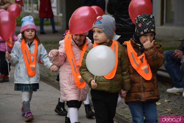 [FOTO] 11 minut poezji na Skwerze z dzikami. Za nami patriotyczna uroczystość integrująca pokolenia