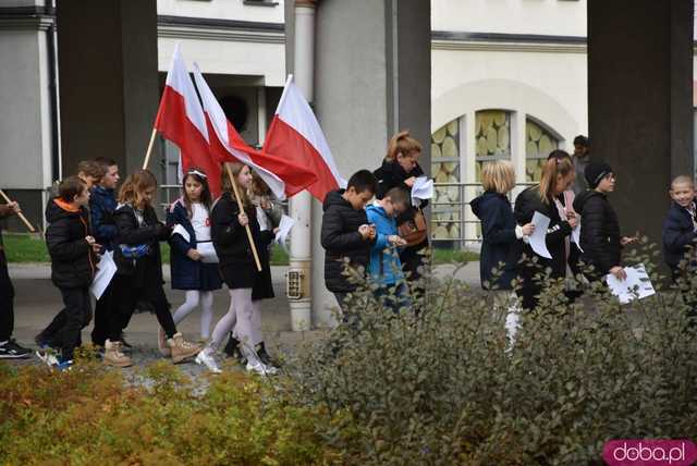 [FOTO] 11 minut poezji na Skwerze z dzikami. Za nami patriotyczna uroczystość integrująca pokolenia