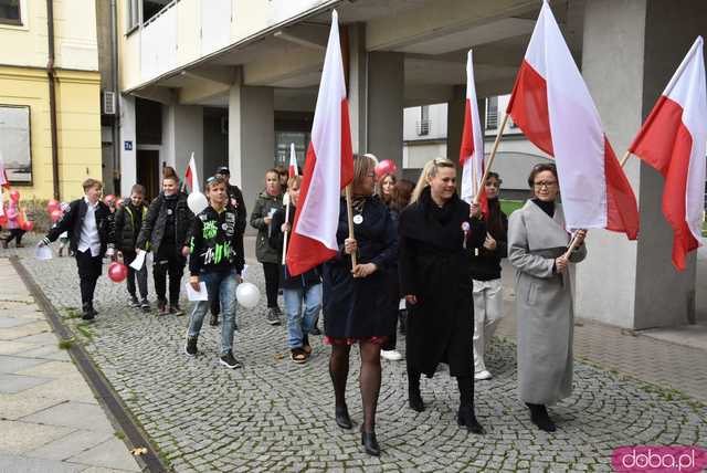 [FOTO] 11 minut poezji na Skwerze z dzikami. Za nami patriotyczna uroczystość integrująca pokolenia
