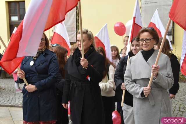 [FOTO] 11 minut poezji na Skwerze z dzikami. Za nami patriotyczna uroczystość integrująca pokolenia