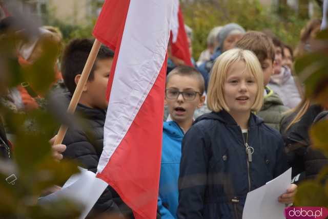 [FOTO] 11 minut poezji na Skwerze z dzikami. Za nami patriotyczna uroczystość integrująca pokolenia