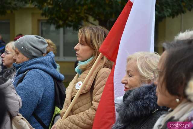 [FOTO] 11 minut poezji na Skwerze z dzikami. Za nami patriotyczna uroczystość integrująca pokolenia