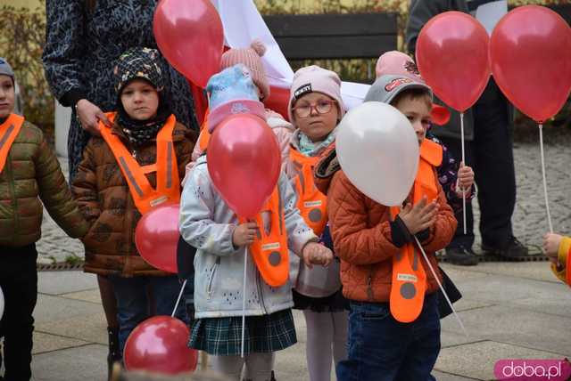 [FOTO] 11 minut poezji na Skwerze z dzikami. Za nami patriotyczna uroczystość integrująca pokolenia
