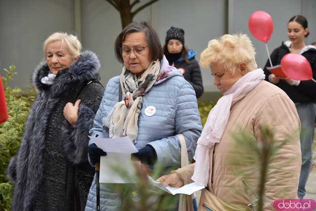 [FOTO] 11 minut poezji na Skwerze z dzikami. Za nami patriotyczna uroczystość integrująca pokolenia