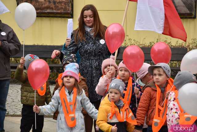 [FOTO] 11 minut poezji na Skwerze z dzikami. Za nami patriotyczna uroczystość integrująca pokolenia
