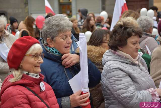 [FOTO] 11 minut poezji na Skwerze z dzikami. Za nami patriotyczna uroczystość integrująca pokolenia