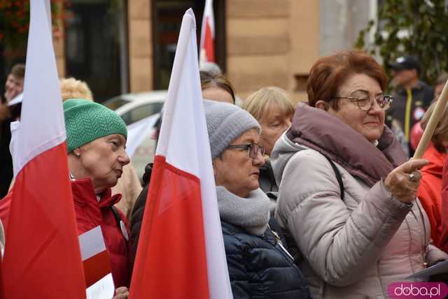 [FOTO] 11 minut poezji na Skwerze z dzikami. Za nami patriotyczna uroczystość integrująca pokolenia