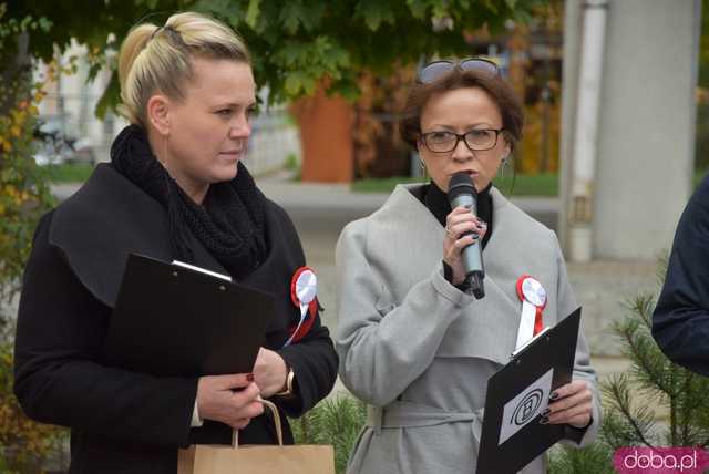 [FOTO] 11 minut poezji na Skwerze z dzikami. Za nami patriotyczna uroczystość integrująca pokolenia