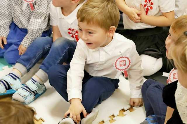 FOTO] Żarowskie przedszkolaki dla niepodległej