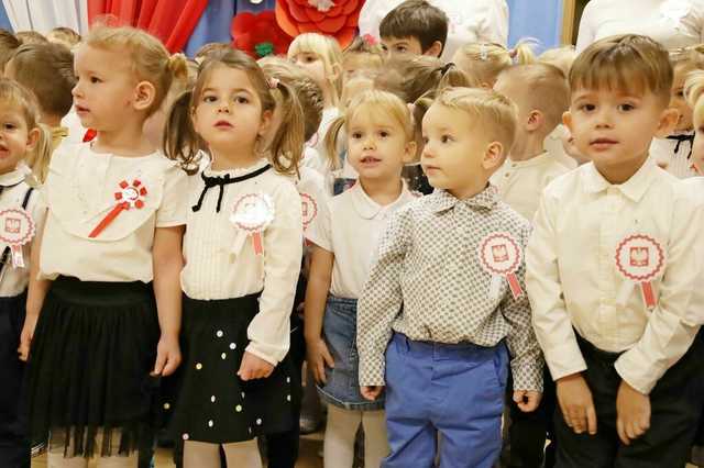 FOTO] Żarowskie przedszkolaki dla niepodległej