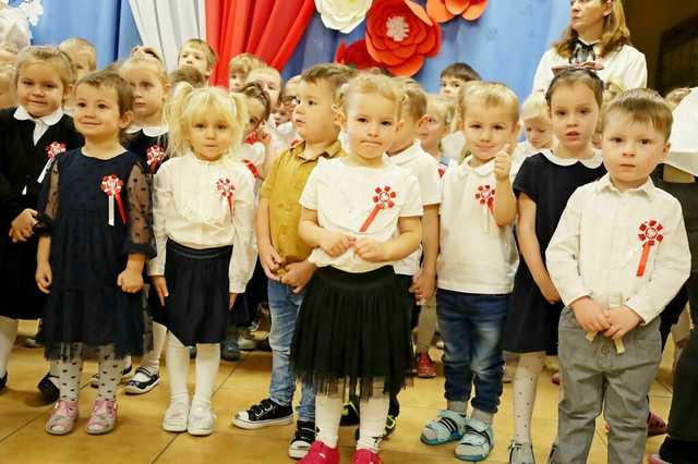 FOTO] Żarowskie przedszkolaki dla niepodległej