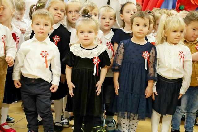 FOTO] Żarowskie przedszkolaki dla niepodległej