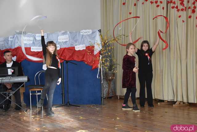 [WIDEO, FOTO] Upamiętnili rocznicę odzyskania niepodległości podczas Śniadania Patriotycznego w Bystrzycy Górnej