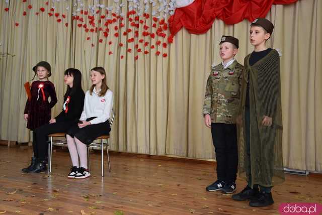 [WIDEO, FOTO] Upamiętnili rocznicę odzyskania niepodległości podczas Śniadania Patriotycznego w Bystrzycy Górnej
