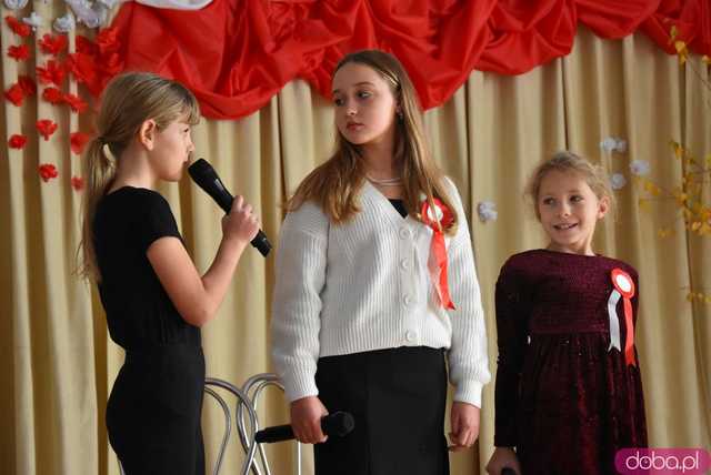 [WIDEO, FOTO] Upamiętnili rocznicę odzyskania niepodległości podczas Śniadania Patriotycznego w Bystrzycy Górnej