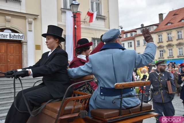 [WIDEO, FOTO] Marszałek Piłsudski na obchodach Święta Niepodległości w Świebodzicach