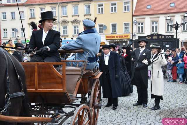 [WIDEO, FOTO] Marszałek Piłsudski na obchodach Święta Niepodległości w Świebodzicach