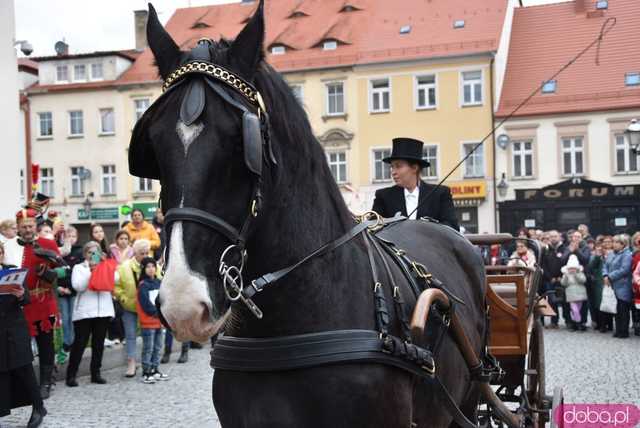 [WIDEO, FOTO] Marszałek Piłsudski na obchodach Święta Niepodległości w Świebodzicach