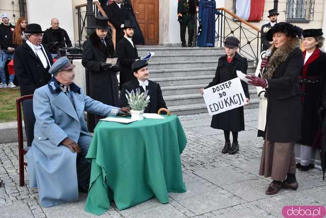 [WIDEO, FOTO] Marszałek Piłsudski na obchodach Święta Niepodległości w Świebodzicach