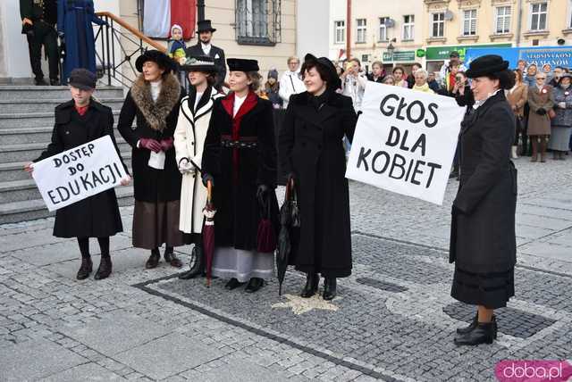 [WIDEO, FOTO] Marszałek Piłsudski na obchodach Święta Niepodległości w Świebodzicach