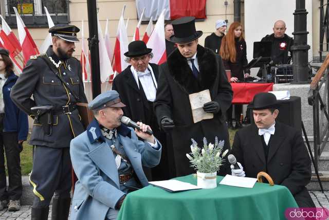 [WIDEO, FOTO] Marszałek Piłsudski na obchodach Święta Niepodległości w Świebodzicach