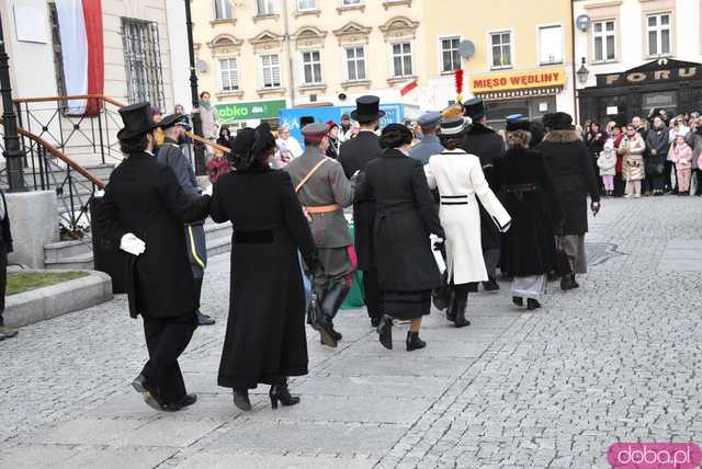 [WIDEO, FOTO] Marszałek Piłsudski na obchodach Święta Niepodległości w Świebodzicach