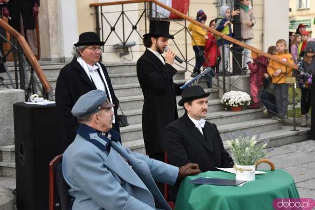 [WIDEO, FOTO] Marszałek Piłsudski na obchodach Święta Niepodległości w Świebodzicach