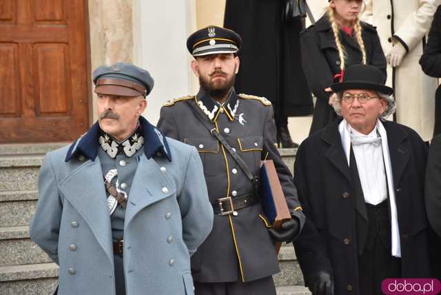 [WIDEO, FOTO] Marszałek Piłsudski na obchodach Święta Niepodległości w Świebodzicach