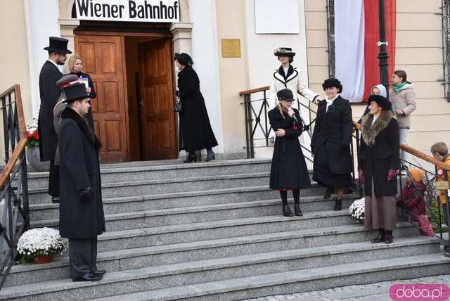 [WIDEO, FOTO] Marszałek Piłsudski na obchodach Święta Niepodległości w Świebodzicach