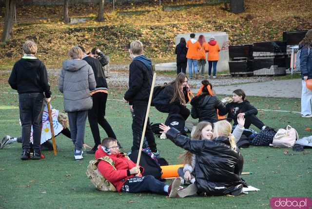 [WIDEO, FOTO] Udowodnili, że przemoc nie jest im obojętna. Marsz i piknik z okazji 19 dni przeciw przemocy w Żarowie