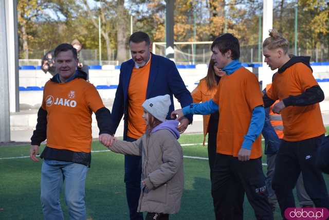 [WIDEO, FOTO] Udowodnili, że przemoc nie jest im obojętna. Marsz i piknik z okazji 19 dni przeciw przemocy w Żarowie