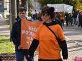 [WIDEO, FOTO] Udowodnili, że przemoc nie jest im obojętna. Marsz i piknik z okazji 19 dni przeciw przemocy w Żarowie